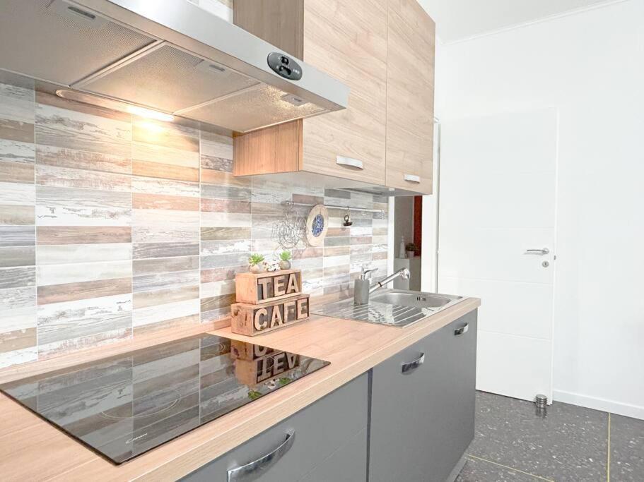 Free Parking - Elegante Casa Con Wifi -Smarttv Apartman Savona Kültér fotó